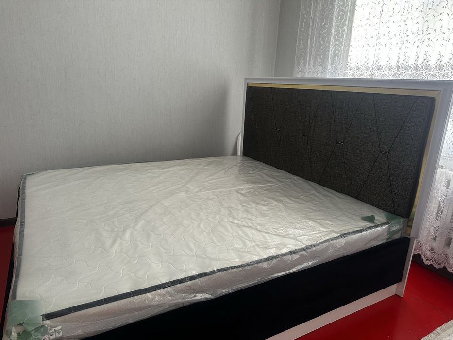 Спальный кровать