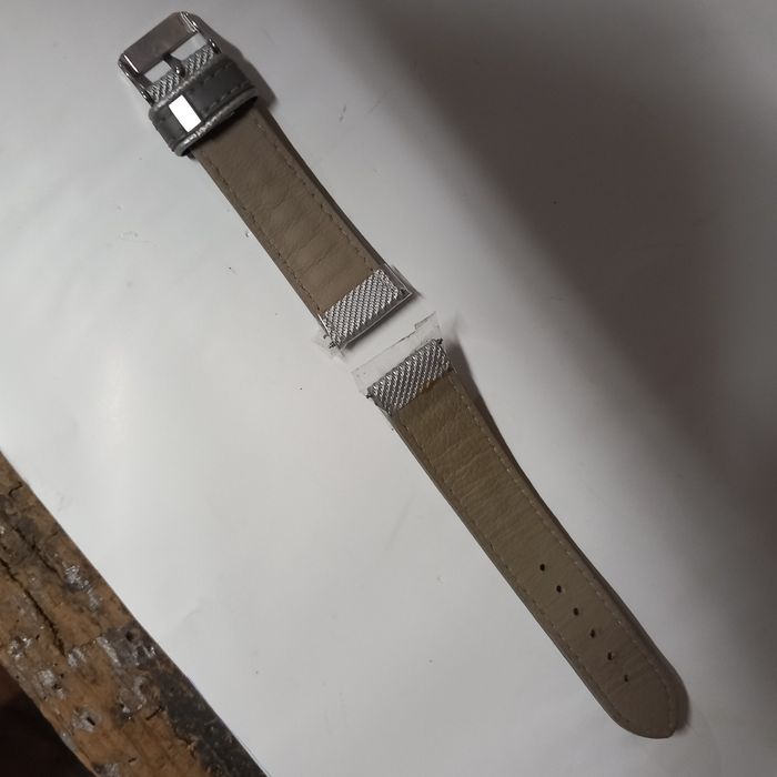 Продавам ръчни ЧАСОВНИЦИ