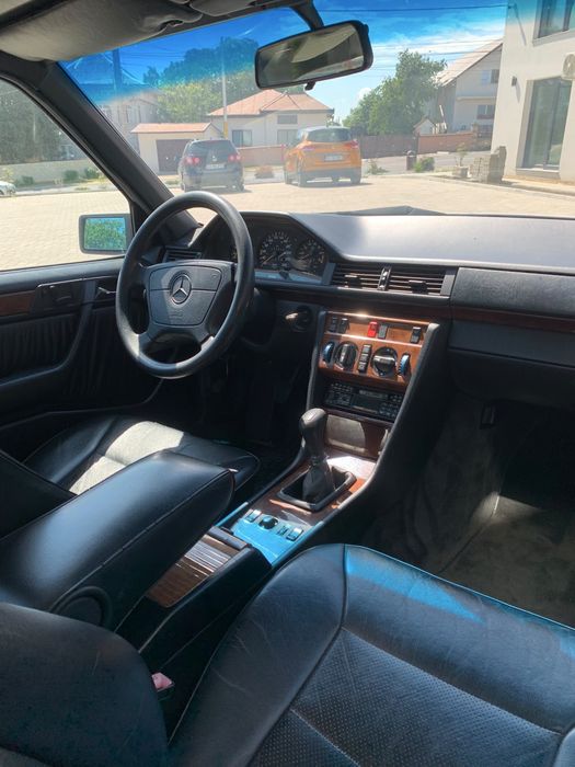 MERCEDES-BENZ E-Class 1993 — imagine 4