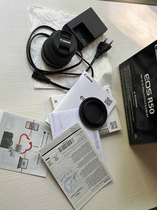 Canon EOS R50 NOU +  Kit obiectiv RF S 18-45mm IS STM -sub 2000 cadre–  în Garanție F64 noiembrie 2027