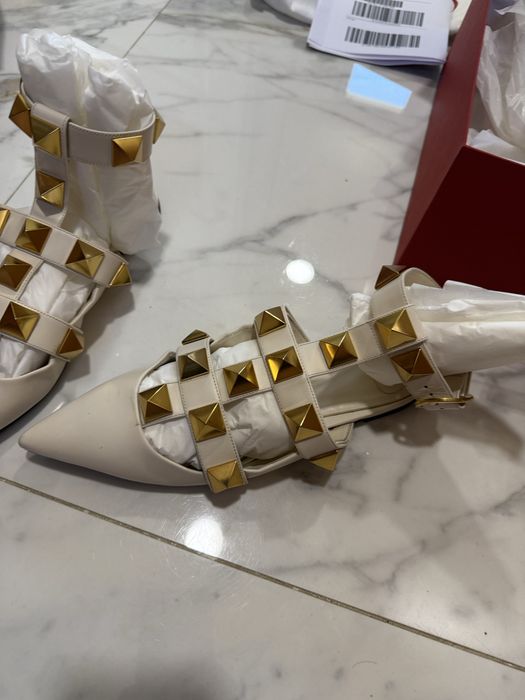 Valentino Garavani Roman Stud Ballerina  37
