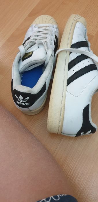 Продаю кроссоыки  Adidas