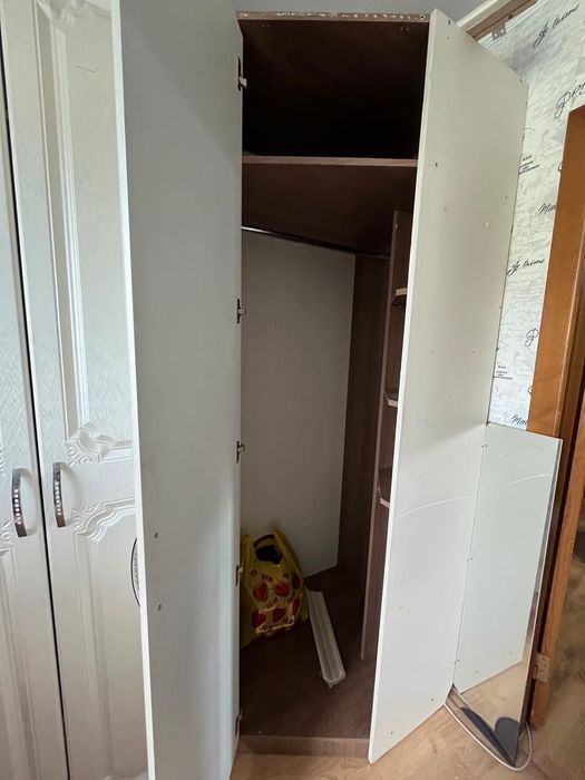 Продам угловую прихожую.