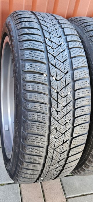Jante Roti BMW X1 F48 X2 F39 M pachet / echipare iarna 225 50 18 Pirelli Winter Runflat cu steluță / profil 6 mm DOT 2021