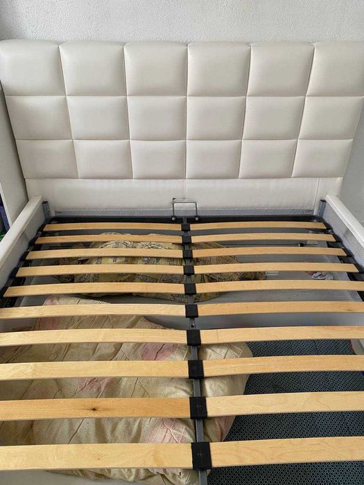 Кровать , ширина-160,длина-2