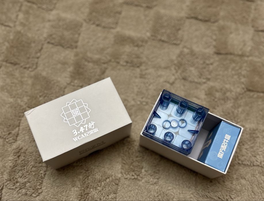 Кубик рубик 3x3 магнитный,оригинальный  коробка бор