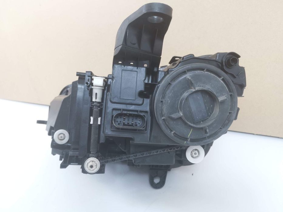 Фар Дясна Мулти-Лъч Лед Мерцедес-Бенц ГЛЕ-Клас / Mercedes-Benz GLE-Cla