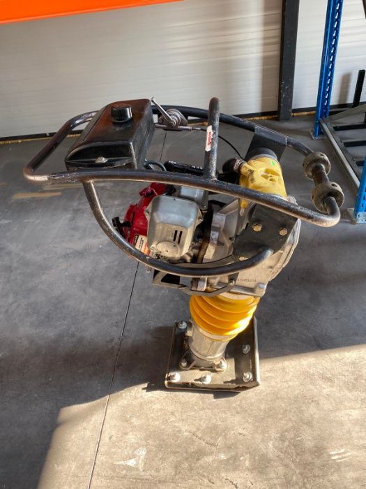 Трамбовка пачи крак 75 кг под НАЕМ Rentex София