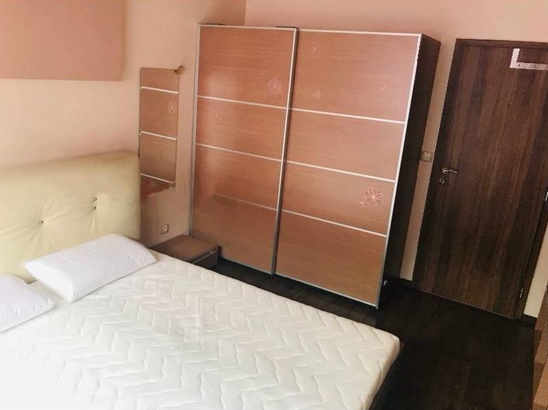 Дава се под наем Двустаен апартамент в София, Бъкстон - 65 кв.м за 538.56 € - Снимка #2
