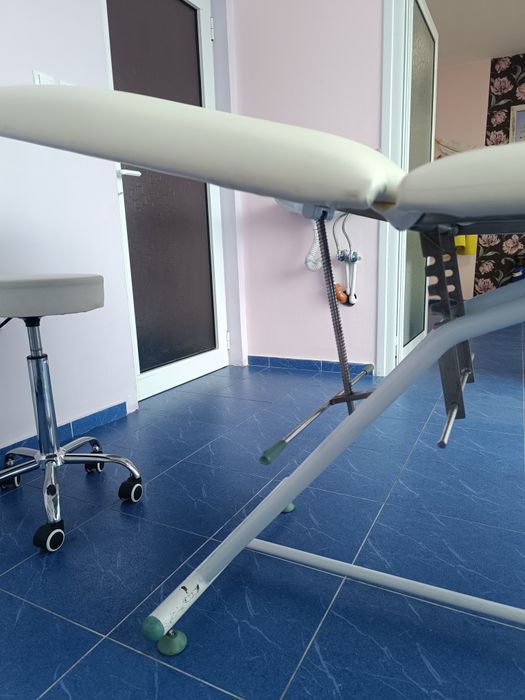 **Масажна кушетка **