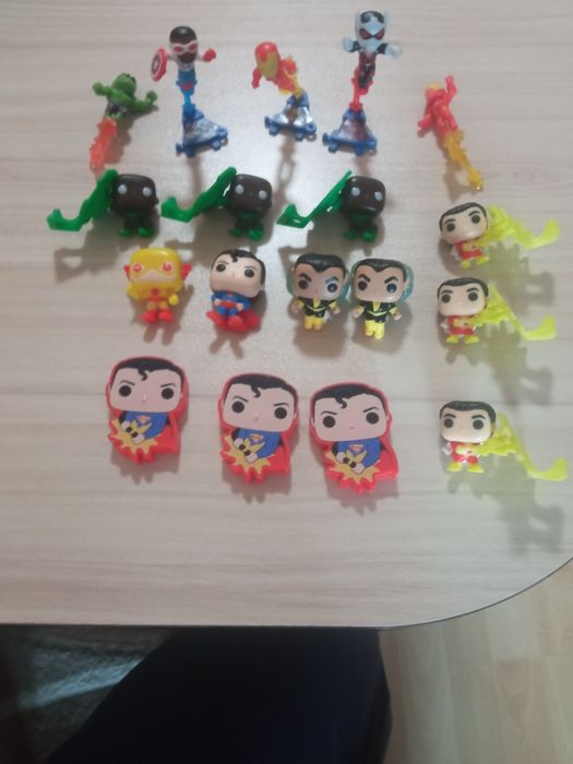 Киндер играчки различни колекций