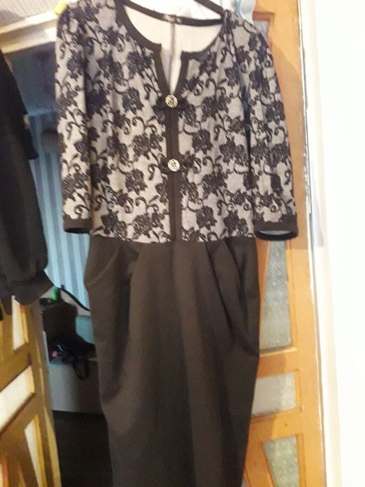 Платья женские разные