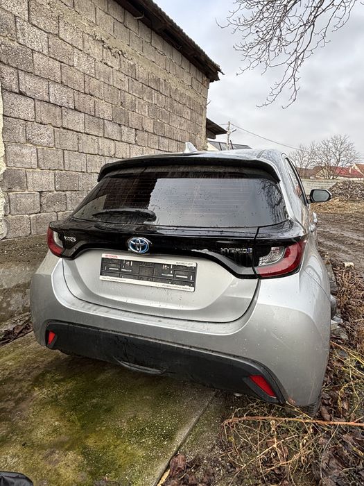 Toyota Yaris avariat 1.5 hybrid CVT