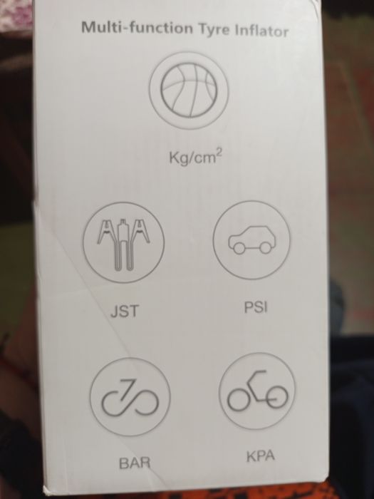 Стартер за акумулатор -компресор за помпане на гуми