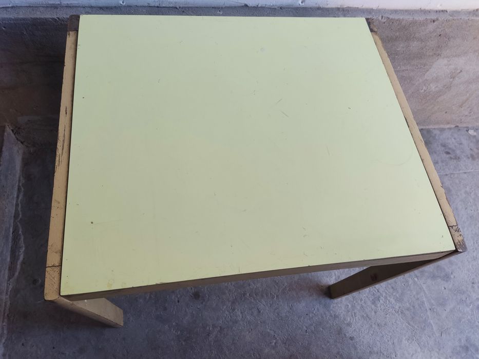 Детский стол размер 60*60