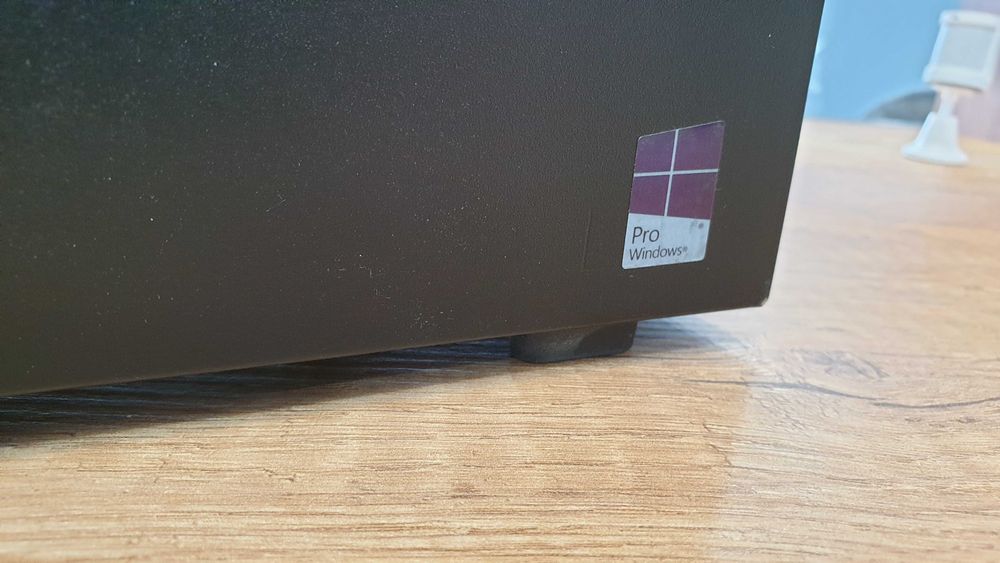 Компютър Lenovo ThinkCentre М700 | 250GB SSD | Бонус- Windows