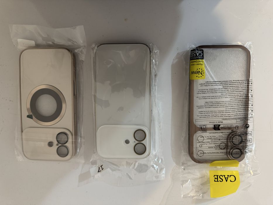 Vand  trei huse noi pentru Iphone 17
