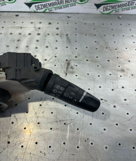 Maneta stergatoare parbriz si luneta Nissan Terrano R20