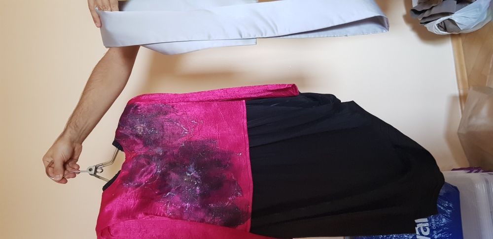 Дизайнерски костюм направен по поръчка ,ръчно рисуват, копринен