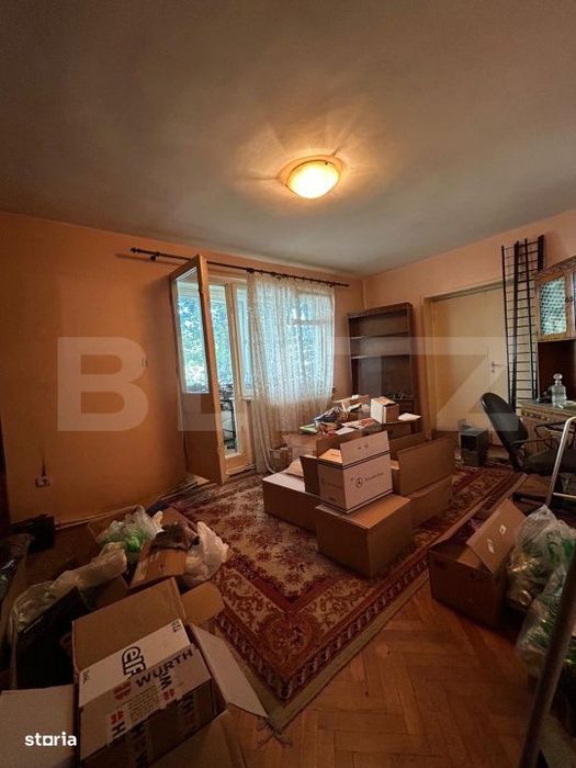 Apartament cu 4 camere, 82 mp, zona Dambu