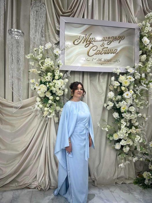 Изысканное платье вечернее