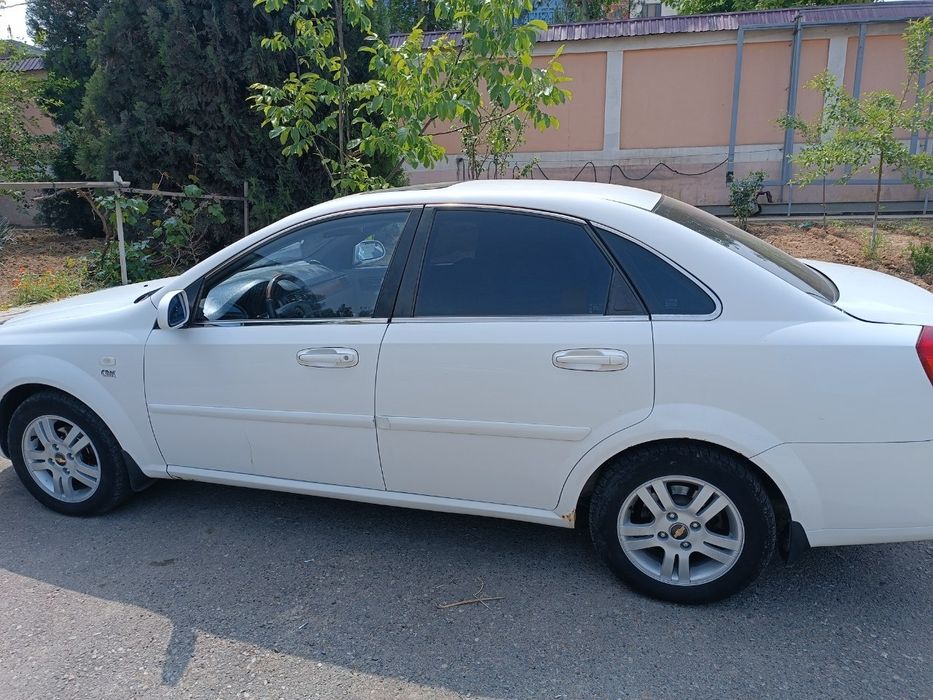 Ласетти 1.8 отлично