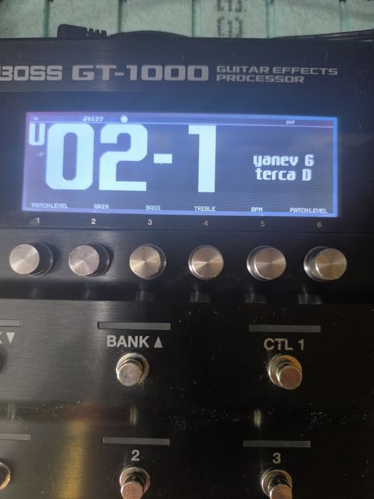 Процесор за китара, цигулка и други инструменти//BOSS GT-1000