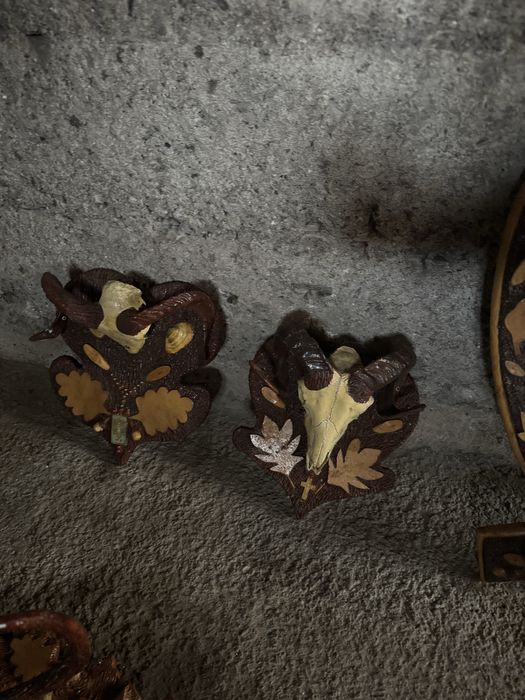 Vând trofee și decor rustic sculptat manual