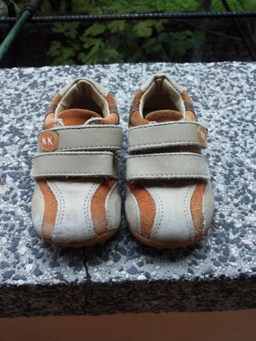 Продавам детски обувчици - номера 19, 20, 21