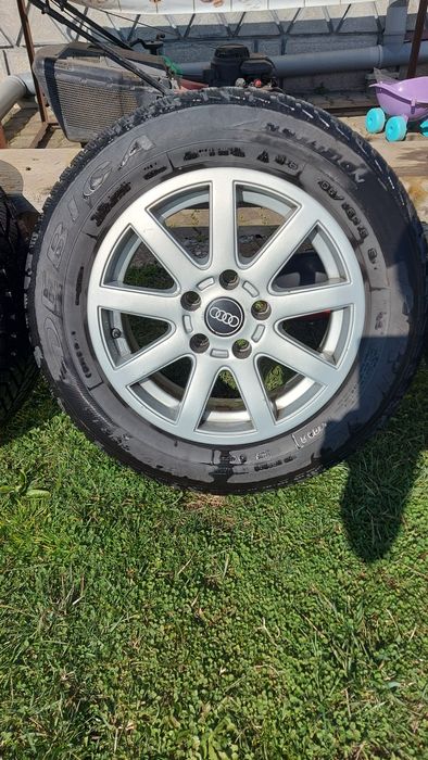 Vând jante R15 audi cu anvelope iarnă