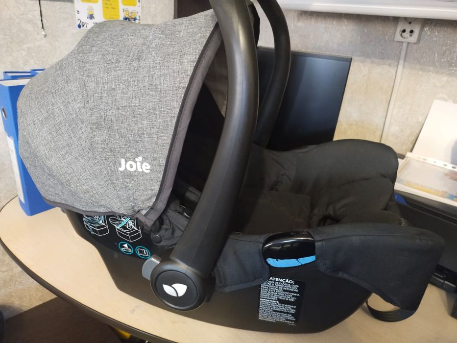 Автомобильное кресло