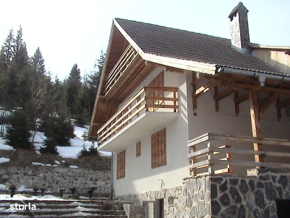 Vanzare Cabana in pitorerscul peisaj din Plaiul Foii, Zarnesti Brasov