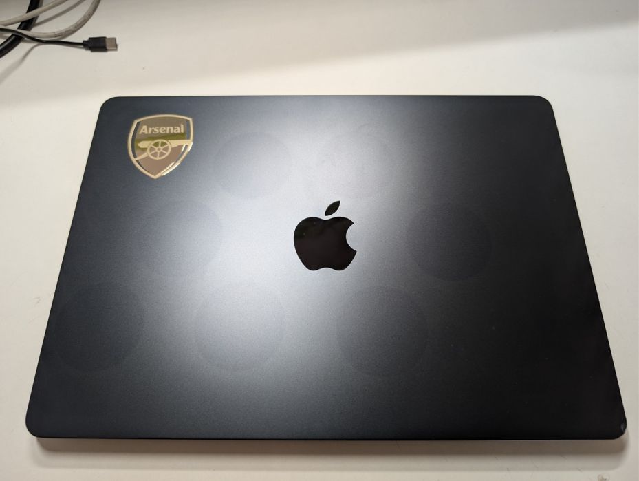 Продам MacBook air 2024 M3 16/512