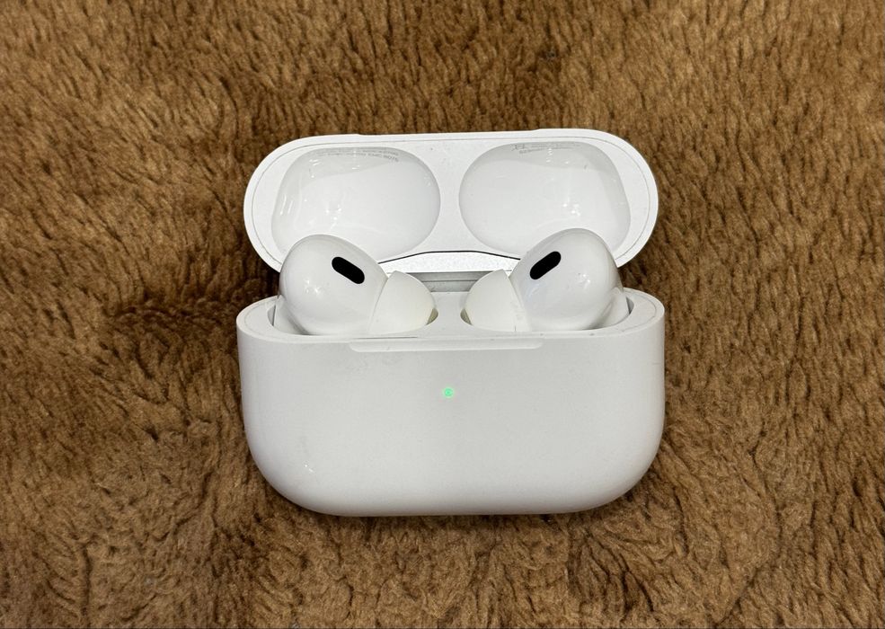 Apple AirPods Pro 2 (Generația a 2-a) – Stare Foarte Buna