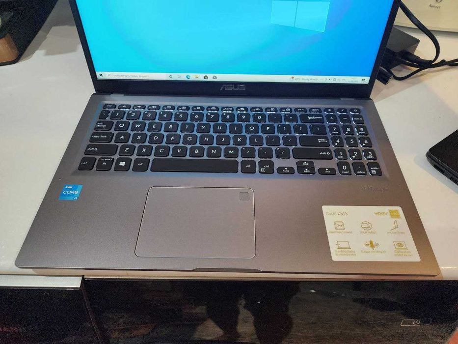 ASUS VivoBook F515