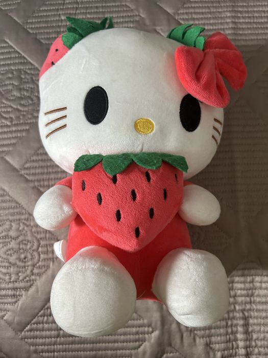 Продам две игрушки Hello Kitty