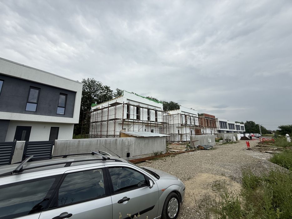 Casa langa parcul Bucov