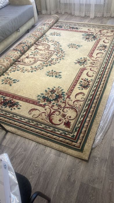 ковер в хорошем состочнии