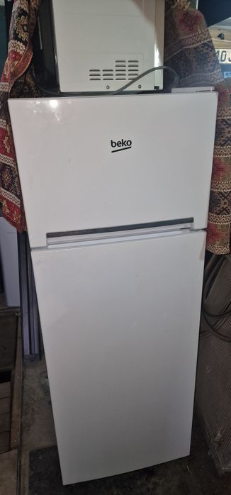 Холодильник Веко в отличном состояние.