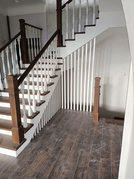 Изготовление и установка лестниц из дерева