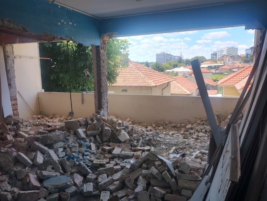 Къртене,пробива,събаря, извозване на строителните отпадъци