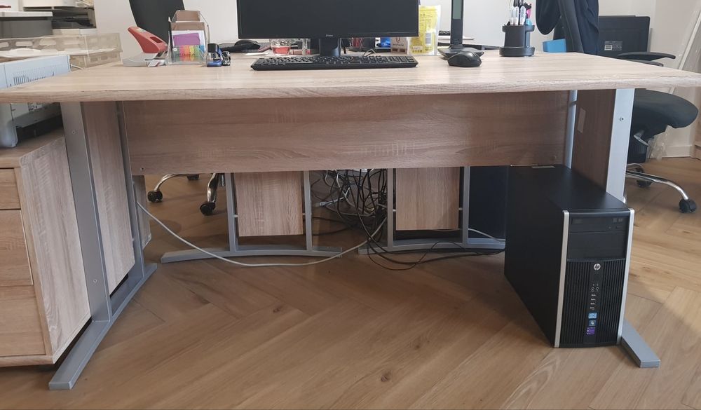 Birou + comodă cu sertare, picioare metalice, stare foarte bună