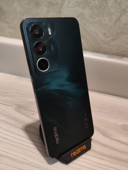 Продам  телефон realme C71