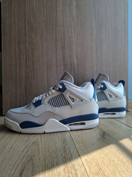Air jordan 4 millitary blue