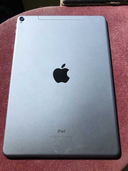 iPad Pro А1709, (10,5-инчов),64GB,Wi‑Fi + Cellular
