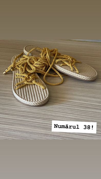 Vesta blana si cizme copii