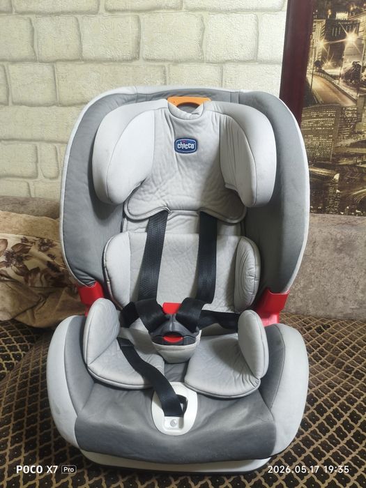 Продам автокресло от фирмы Chicco