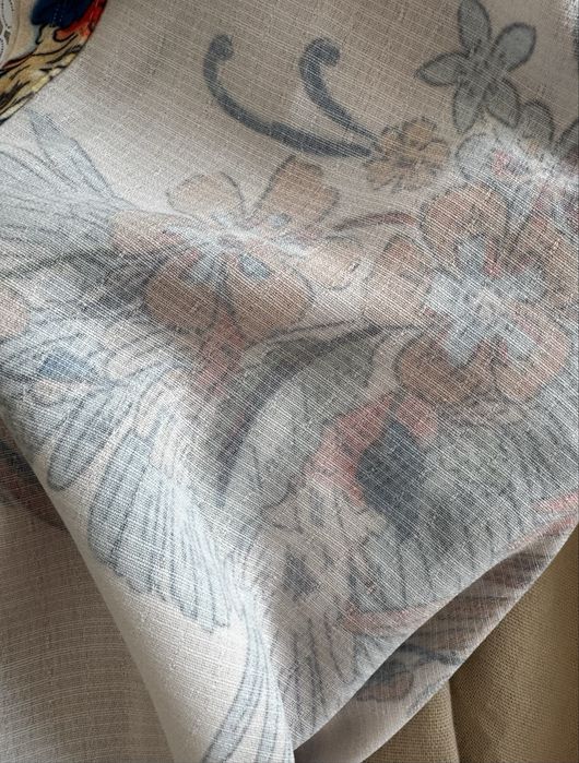 Продам женский костюм