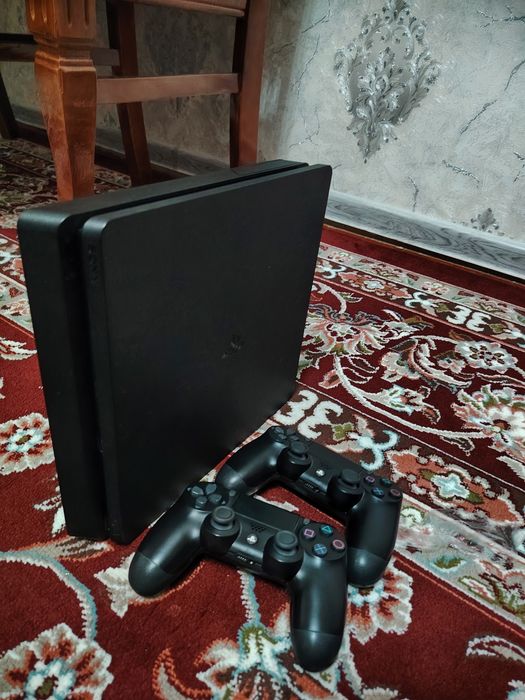 PlayStation 4 slim