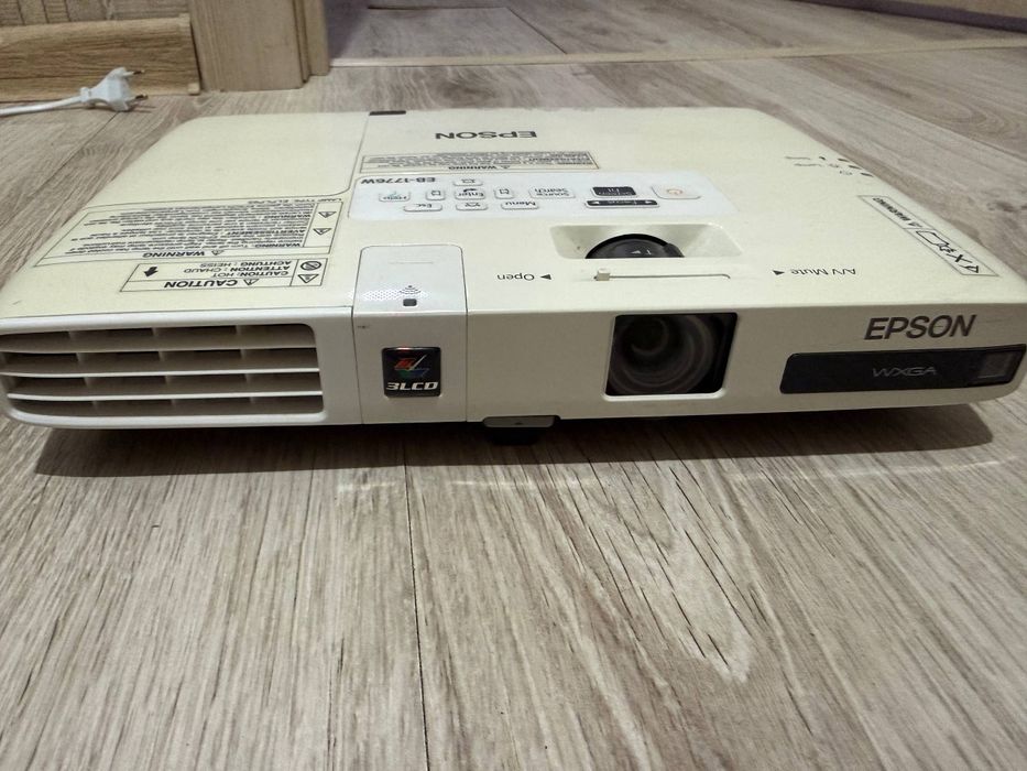 Продам 2 проектора